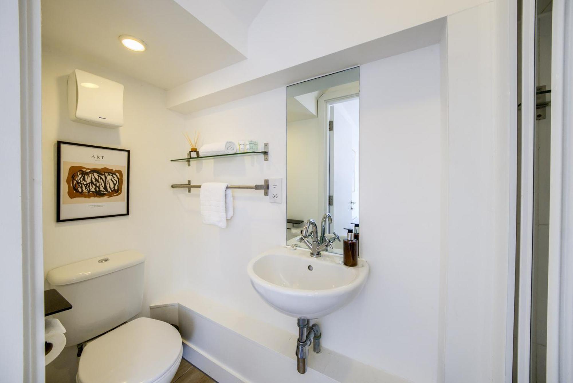 Coventry Large 4-Bed Townhouse By Empower Homes Dış mekan fotoğraf