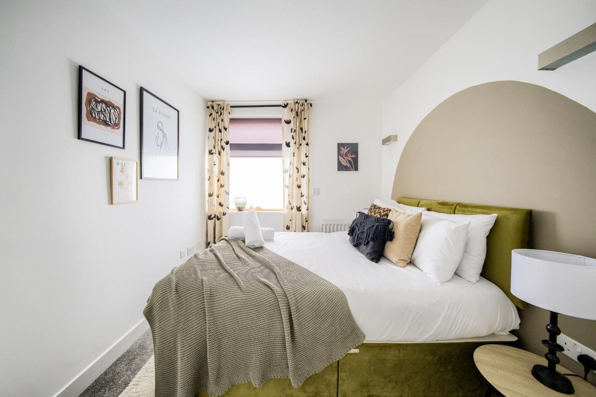 Coventry Large 4-Bed Townhouse By Empower Homes Dış mekan fotoğraf