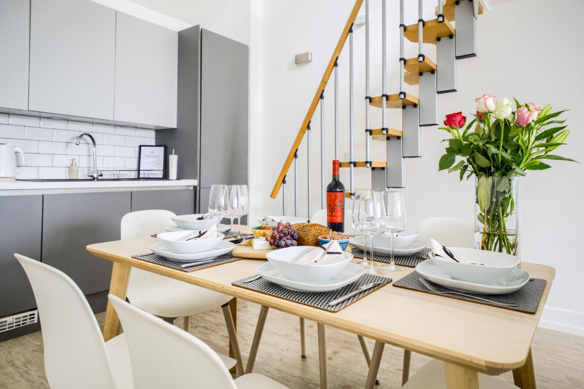 Coventry Large 4-Bed Townhouse By Empower Homes Dış mekan fotoğraf