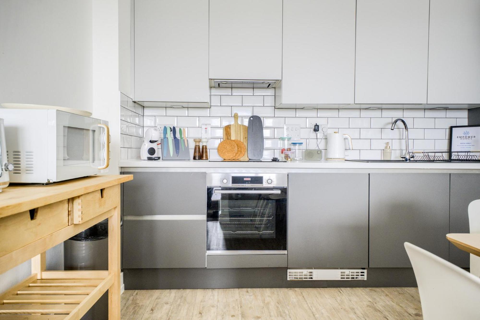 Coventry Large 4-Bed Townhouse By Empower Homes Dış mekan fotoğraf