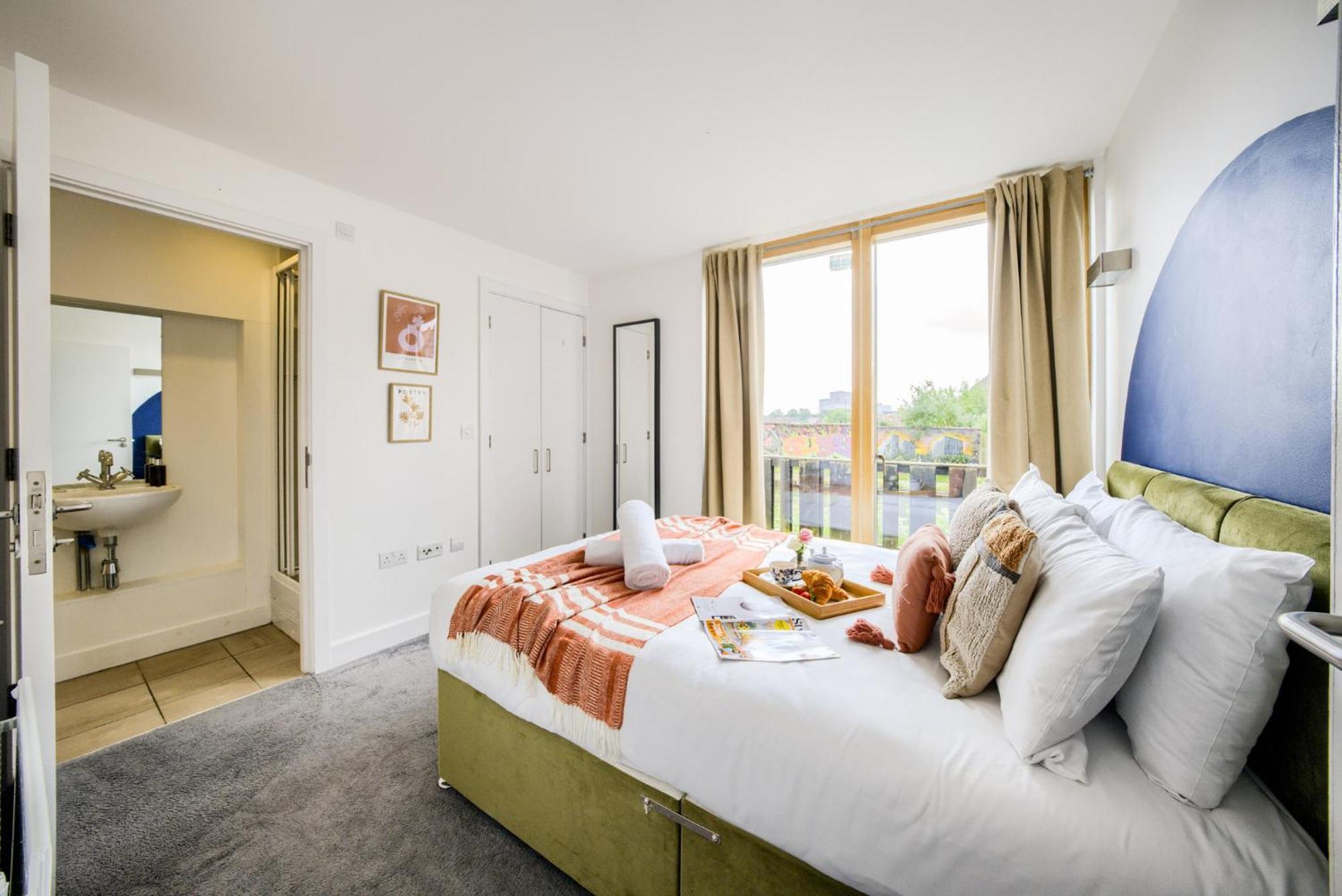 Coventry Large 4-Bed Townhouse By Empower Homes Dış mekan fotoğraf
