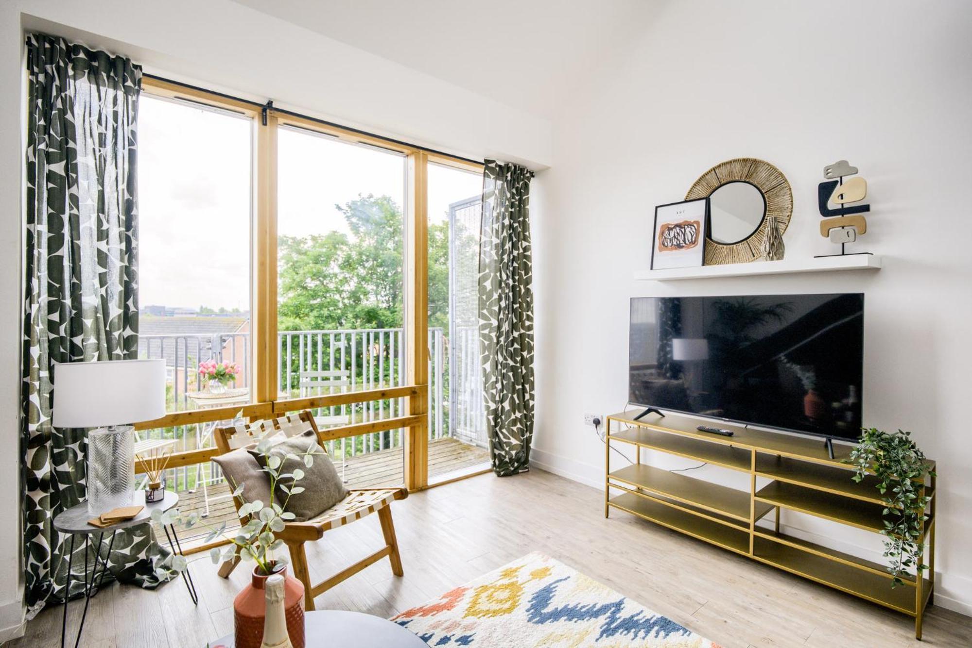 Coventry Large 4-Bed Townhouse By Empower Homes Dış mekan fotoğraf