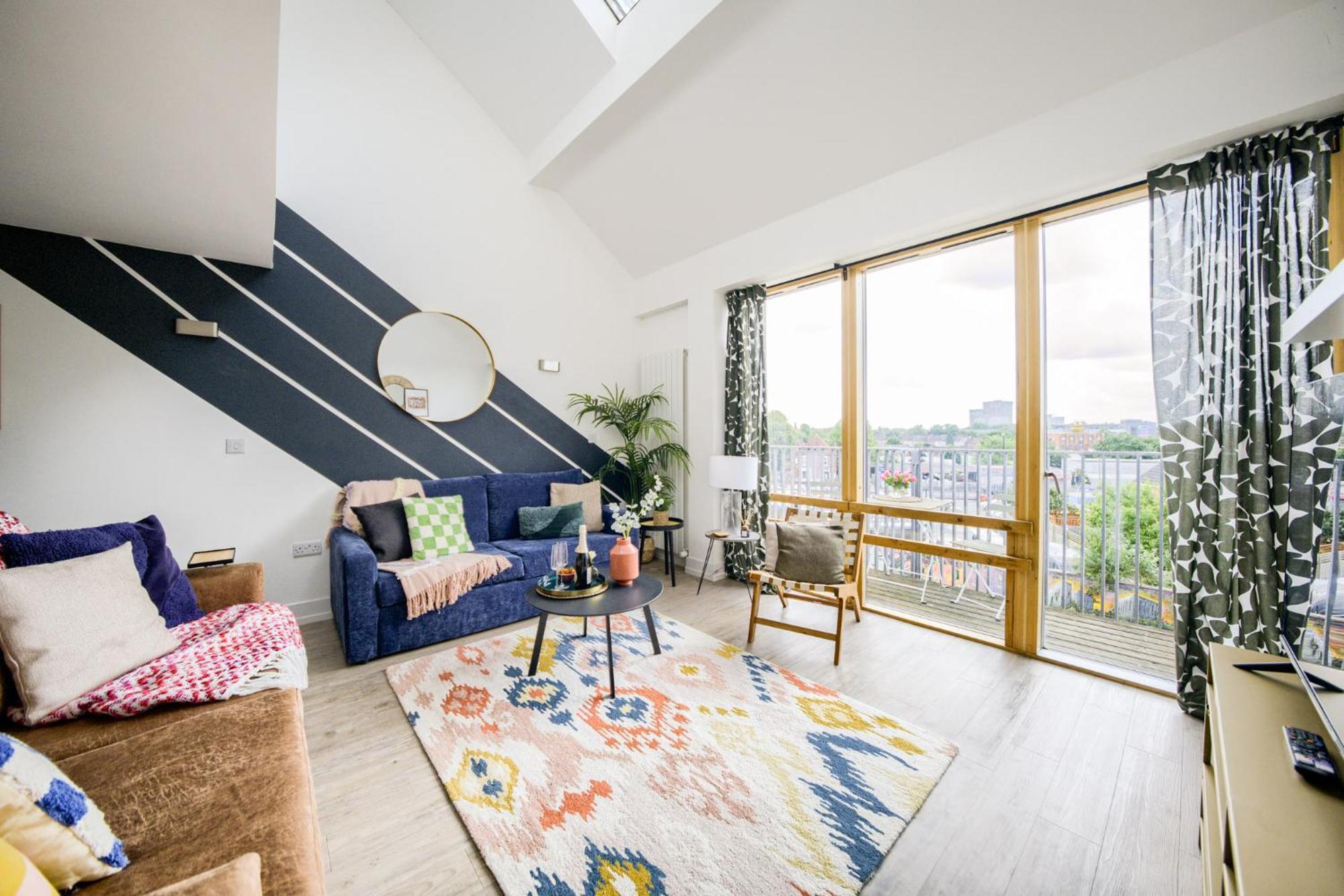 Coventry Large 4-Bed Townhouse By Empower Homes Dış mekan fotoğraf