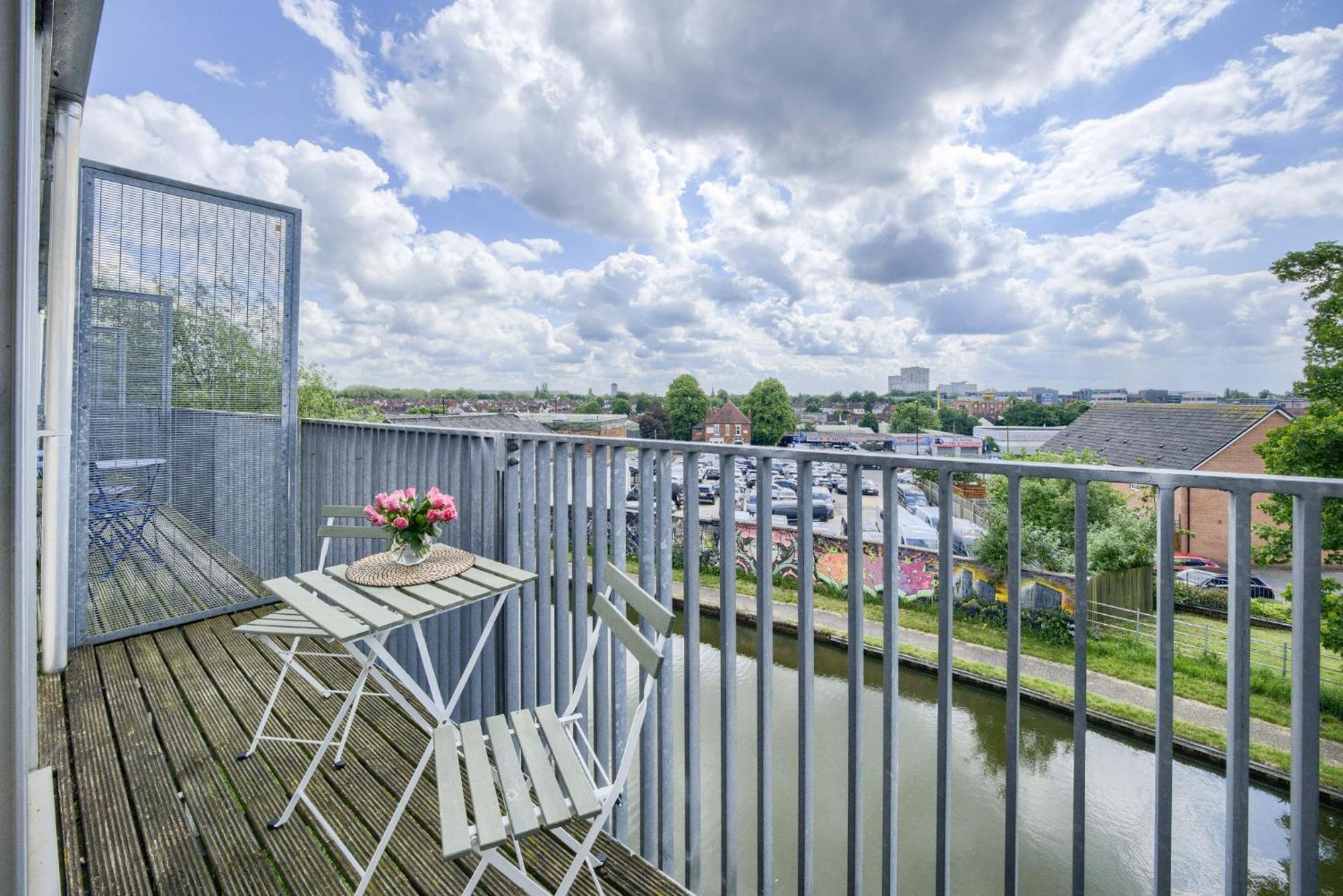 Coventry Large 4-Bed Townhouse By Empower Homes Dış mekan fotoğraf